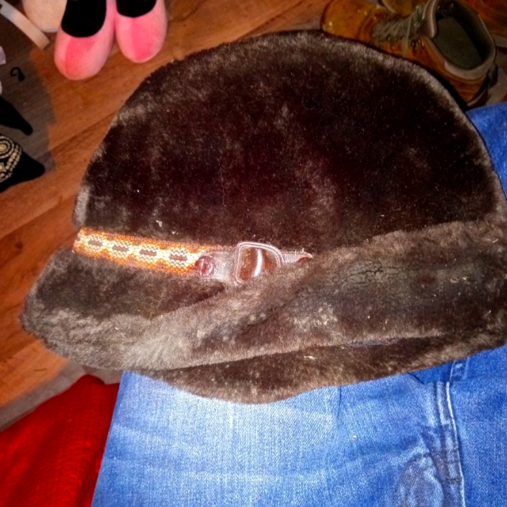 Women's faux fur hat